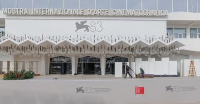 Tanti film tratti da libri alla Mostra del Cinema di Venezia 2026