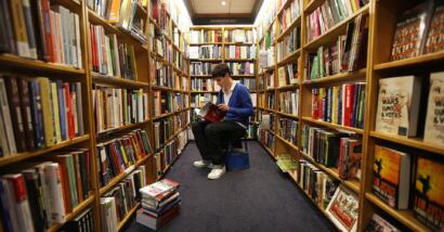 Guide gratuite, video-podcast, schede didattiche e incontri nelle classi: torna Il Libraio Scuola