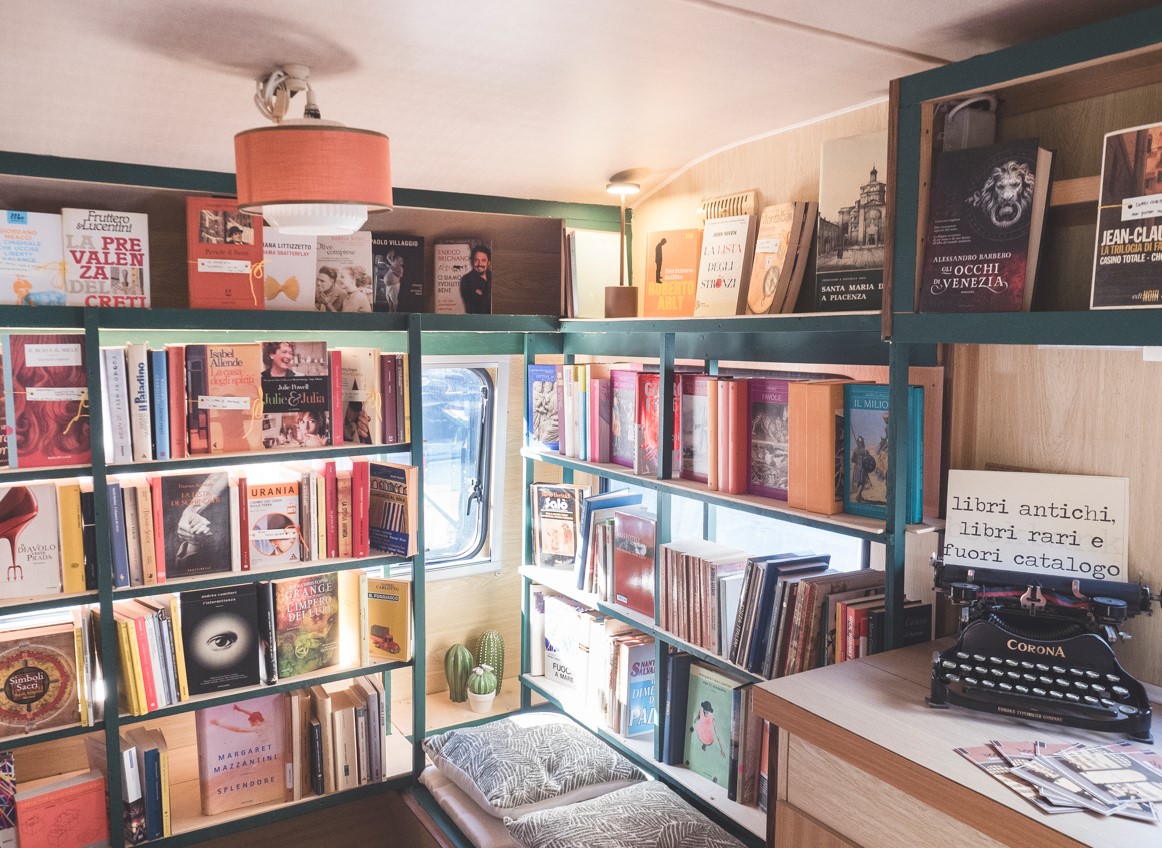 roulotte libreria ambulante 1