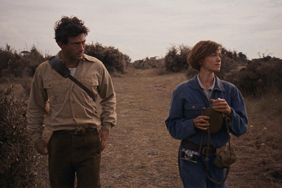 La ragazza con la Leica