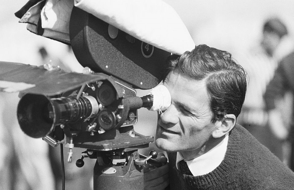 Dal 2027 con Feltrinelli una collana su Pasolini. "Garzanti pubblicherà ancora per anni Ragazzi di vita, Petrolio e gli epistolari"