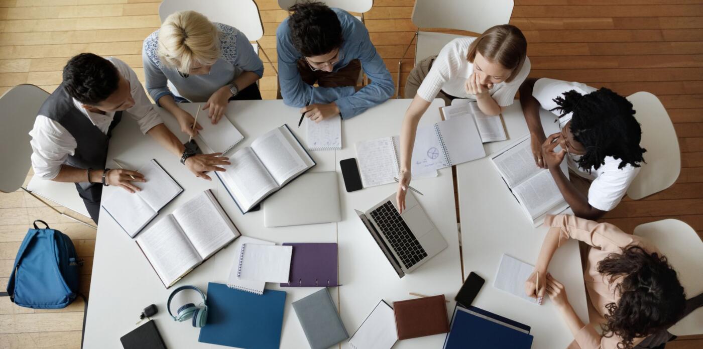 Studenti, università, libri, intelligenza artificiale, editoria universitaria