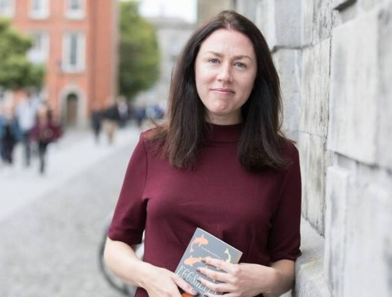 Caitriona Lally, autrice del libro Gusci d'uova
