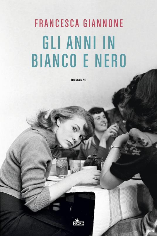 copertina di Gli anni in bianco e nero, libri da leggere estate 2026